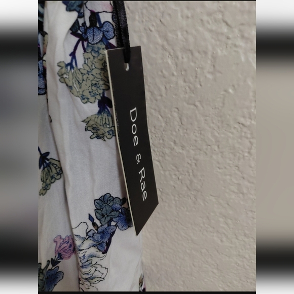 Doe & Rae X Revolve LS Floral Blouse Sz M NWT - Picture 3 of 13